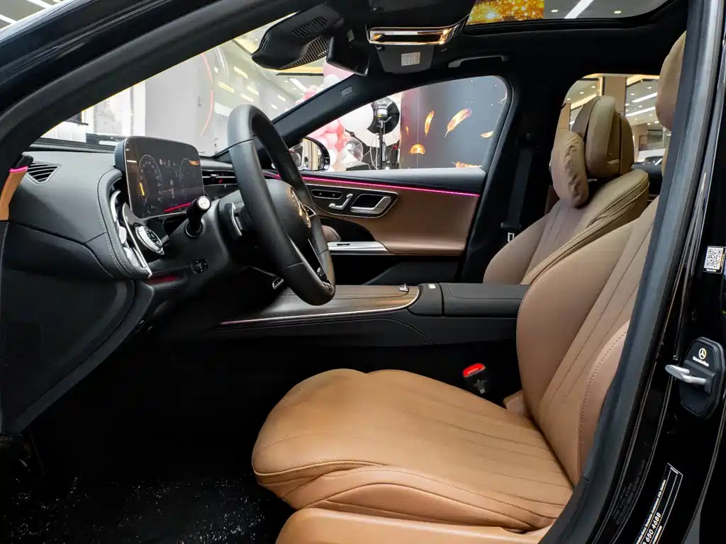 Mercedes-Benz E-Class — миниатюра 26