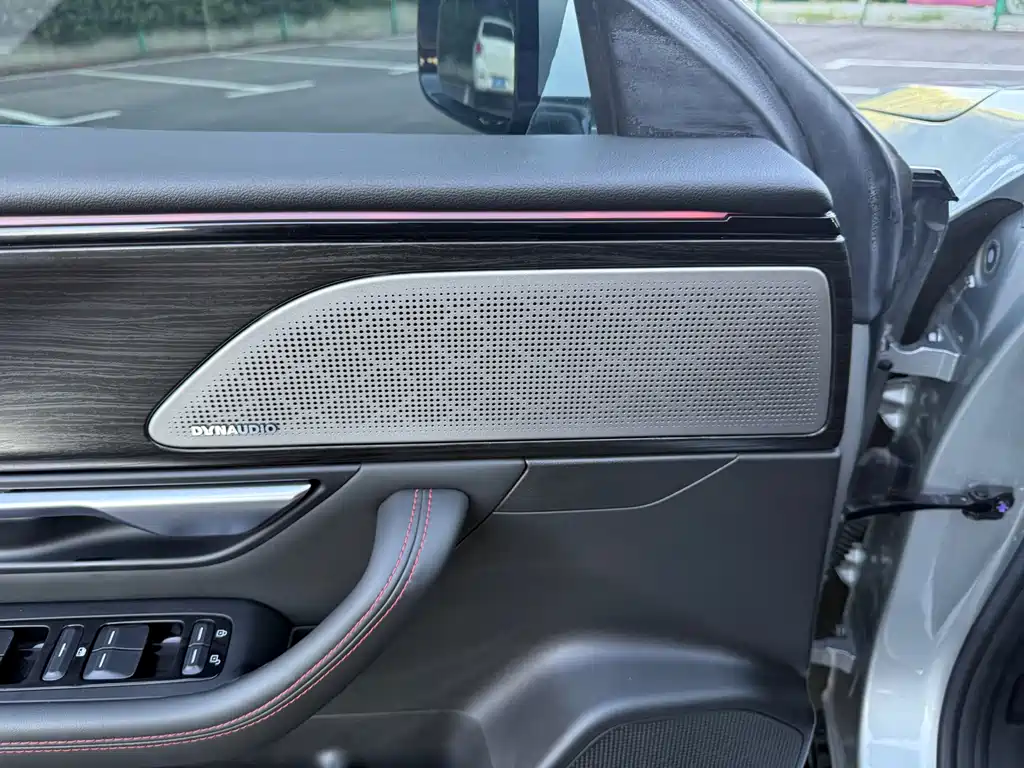 XPeng P7 — миниатюра 9