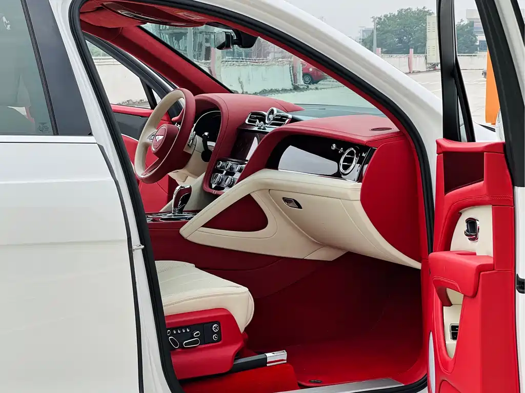 Bentley Bentayga 2026 4.0T V8