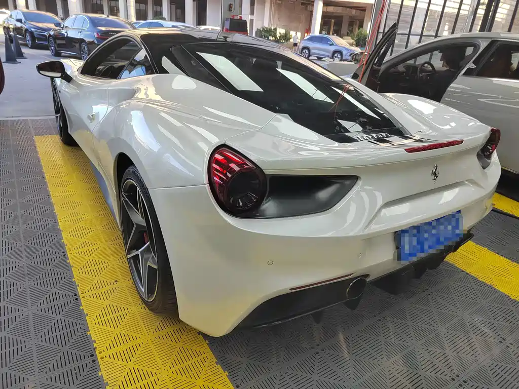 Ferrari 488 — миниатюра 13