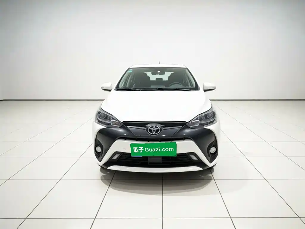 Toyota Yaris L — миниатюра 2