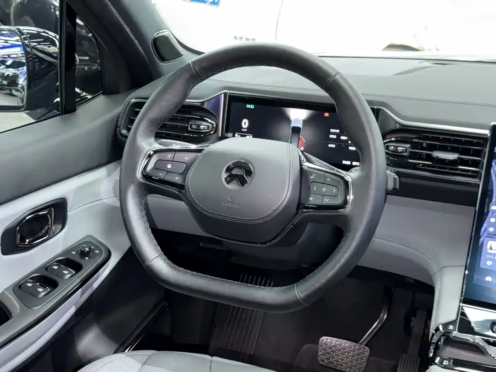 NIO ES8 — миниатюра 16