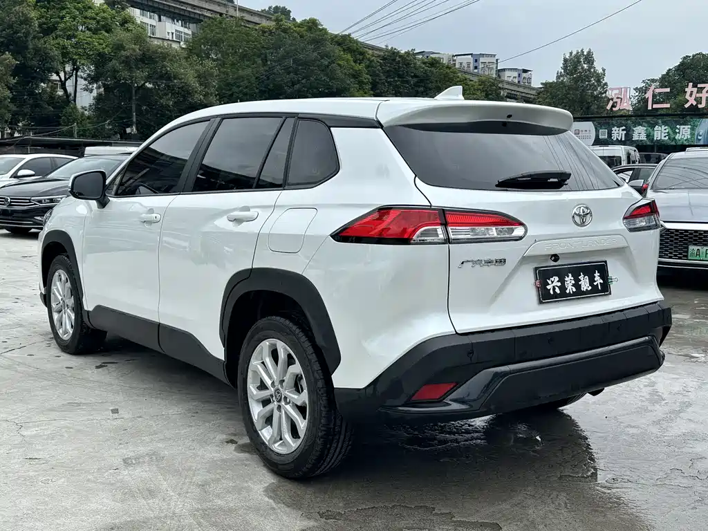 Toyota Frontlander 2024 2.0L CVT Lead