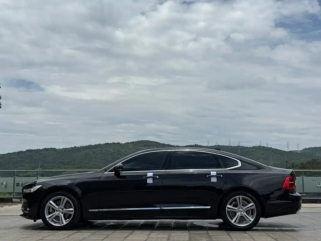 Volvo S90 2019 T5