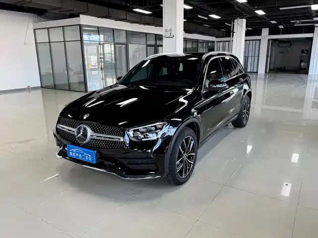 MERCEDES-BENZ GLC