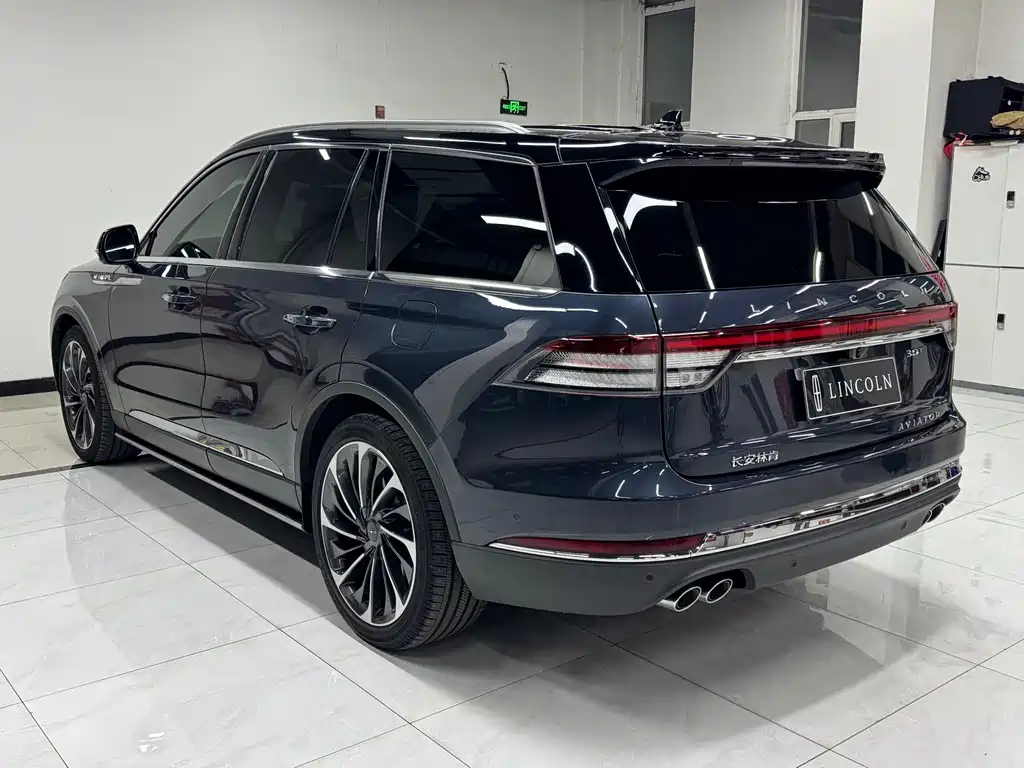Lincoln Aviator — миниатюра 6