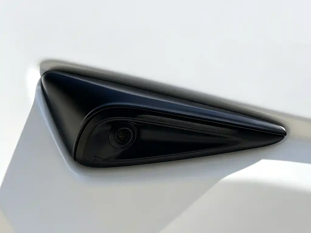 Tesla Model Y — миниатюра 11