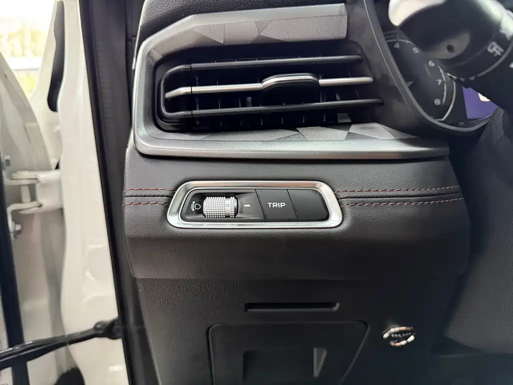 Geely Vision X6 — миниатюра 11