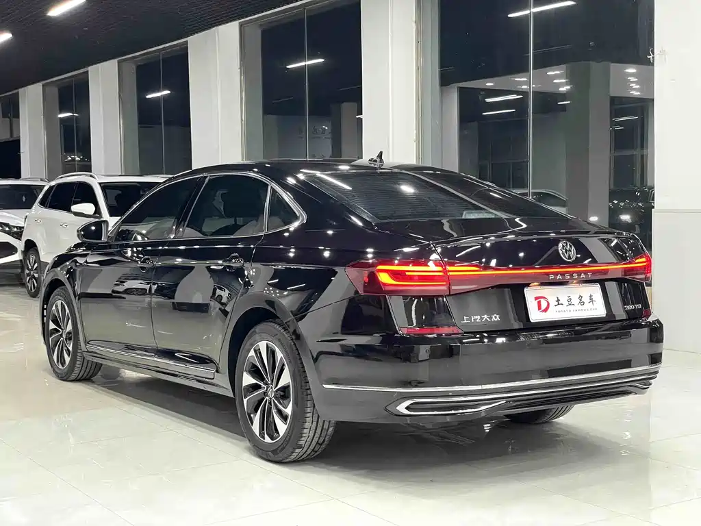 Volkswagen Passat 2023 280TSI Elite
