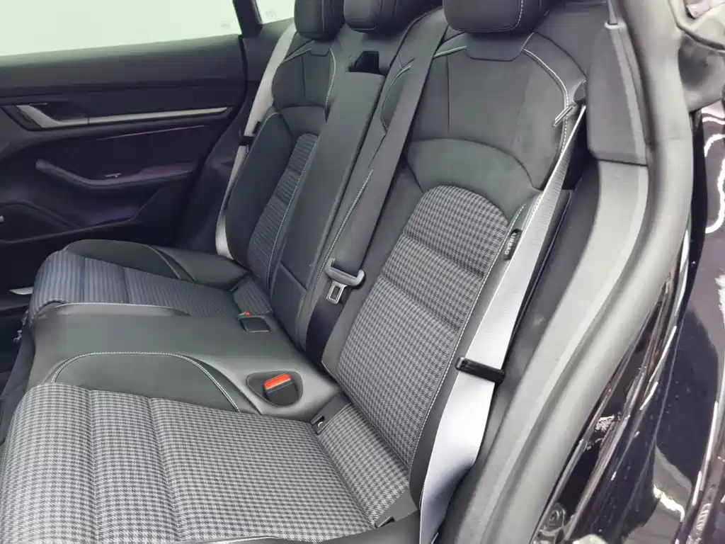 Porsche Taycan — миниатюра 13