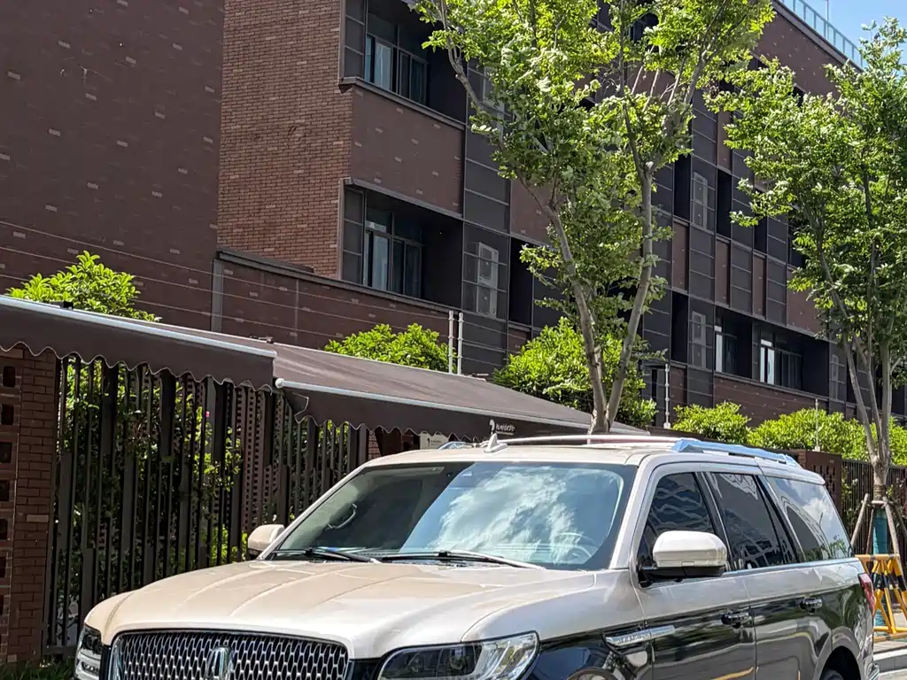 Lincoln Navigator 2021