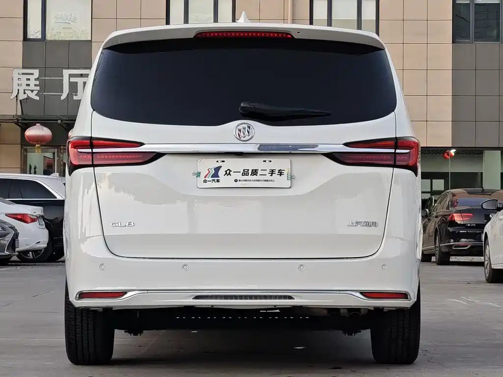 Buick GL8 — миниатюра 6