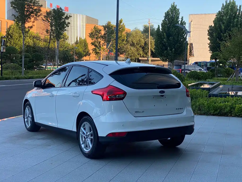 Ford Focus — миниатюра 7