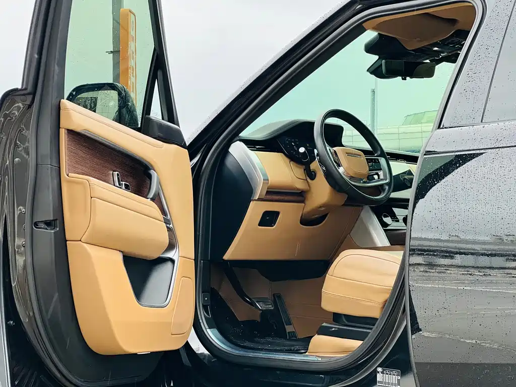 Land Rover Range Rover 2023 3.0 L6 400PS мест Long Wheelbase