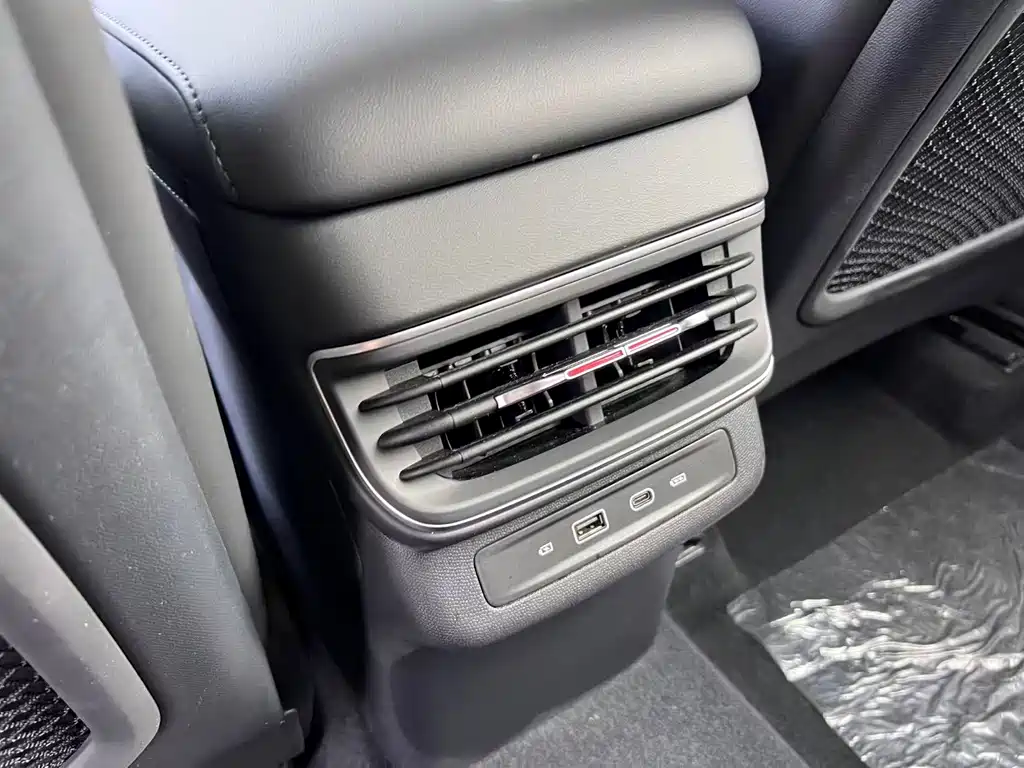 Hongqi Hongqi HS3 PHEV — миниатюра 19
