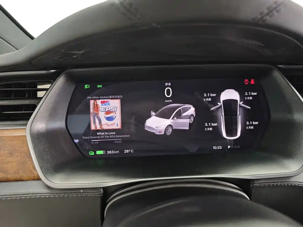 Tesla Model X — миниатюра 15