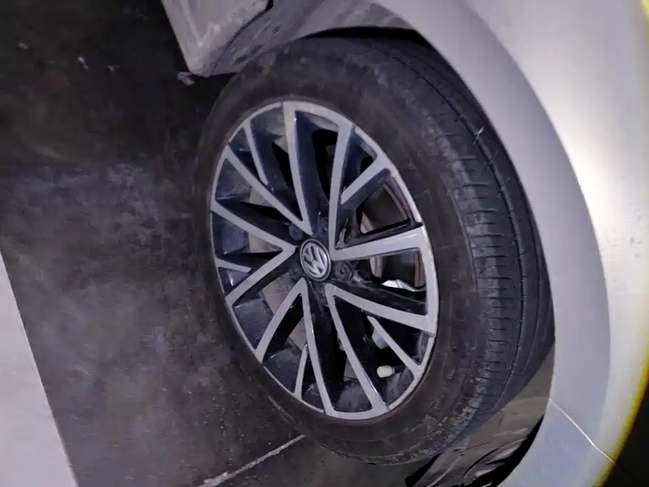 Volkswagen Lavida — миниатюра 6
