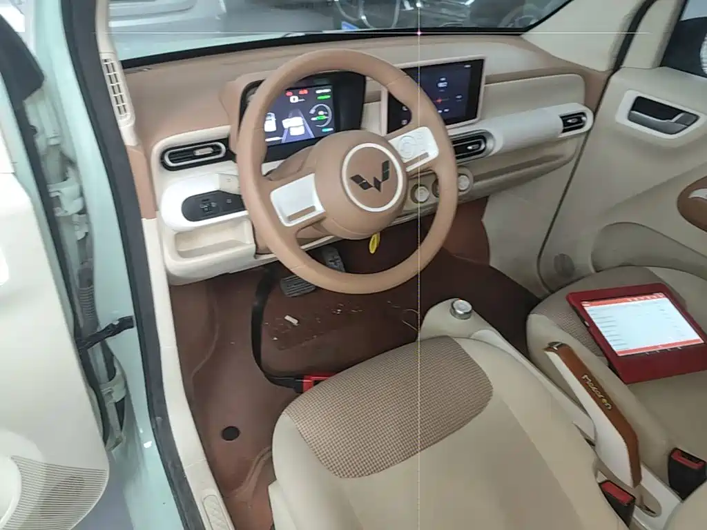 Wuling MINIEV — миниатюра 10