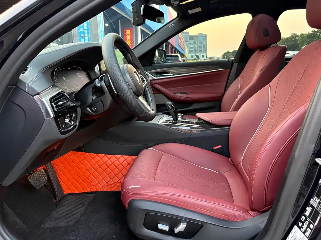 BMW 5 Series — миниатюра 11