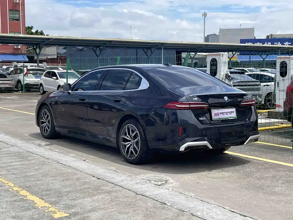BMW i5 — миниатюра 2