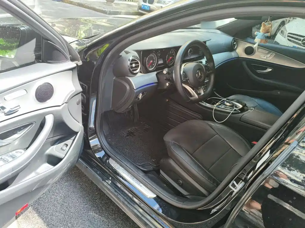 Mercedes-Benz E-Class — миниатюра 14