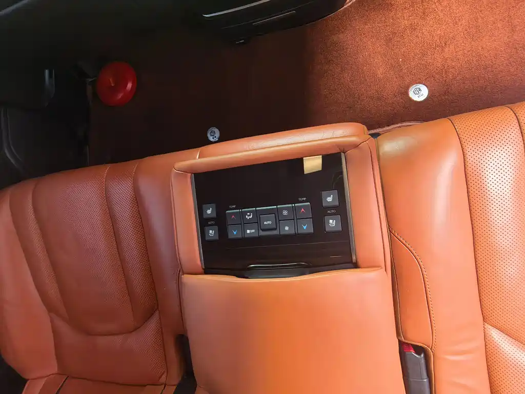 Lexus LX — миниатюра 13