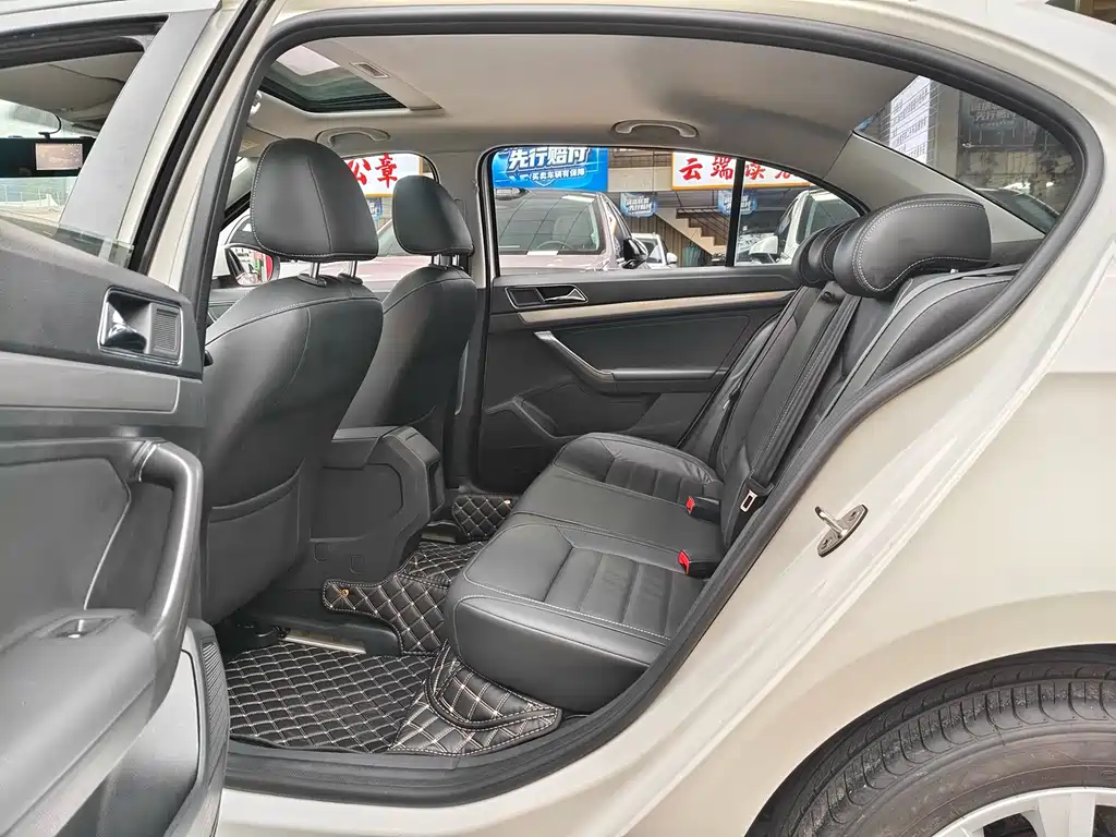 Volkswagen Lavida — миниатюра 7