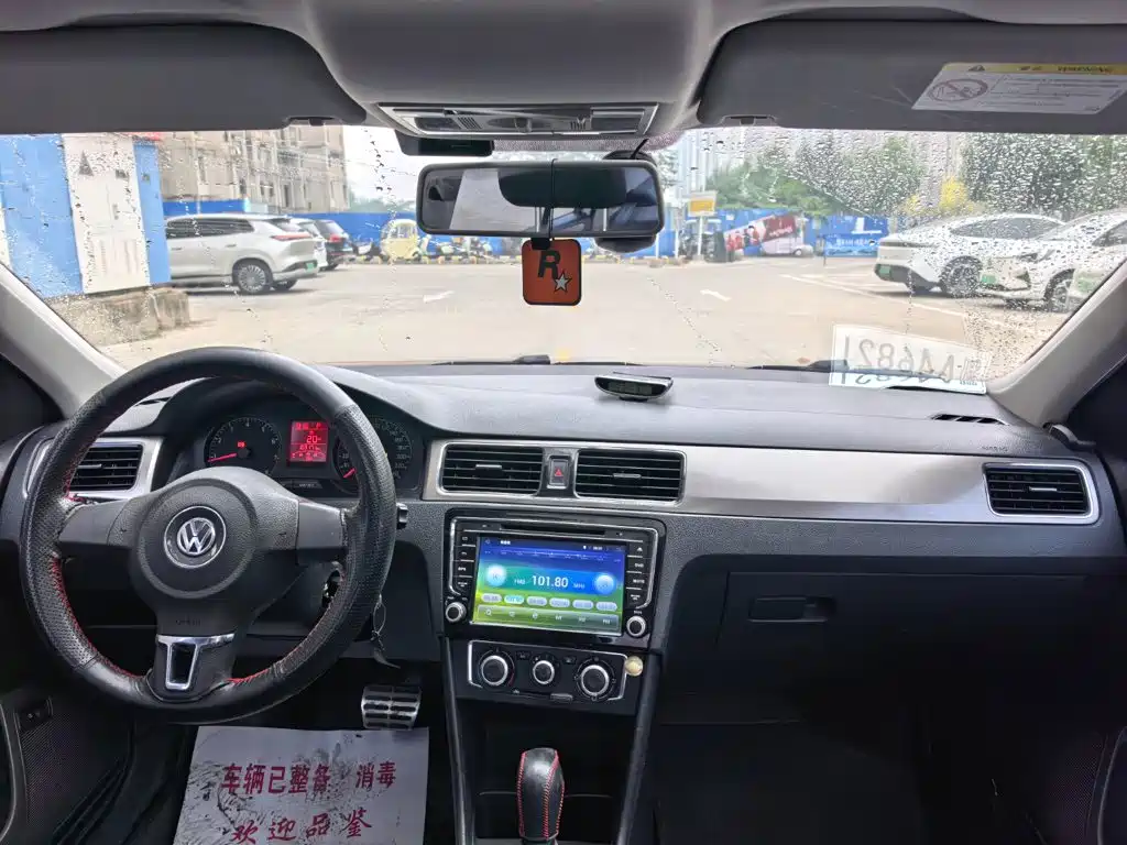 Volkswagen Santana — миниатюра 4