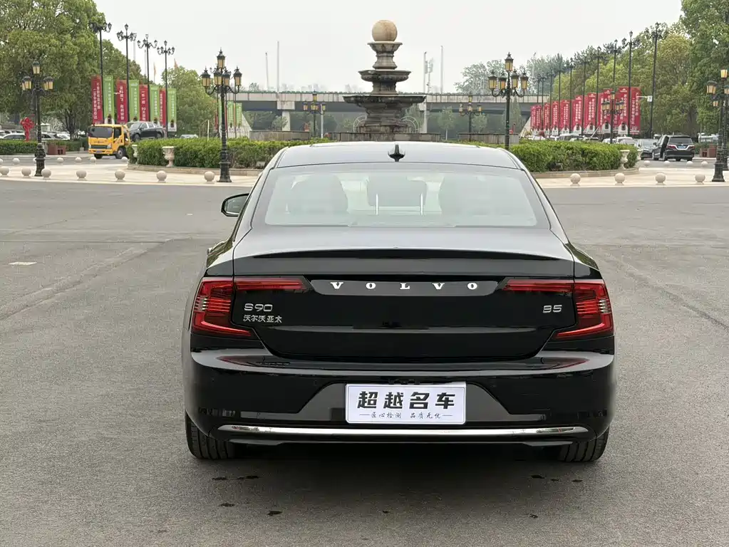 Volvo S90 — миниатюра 8