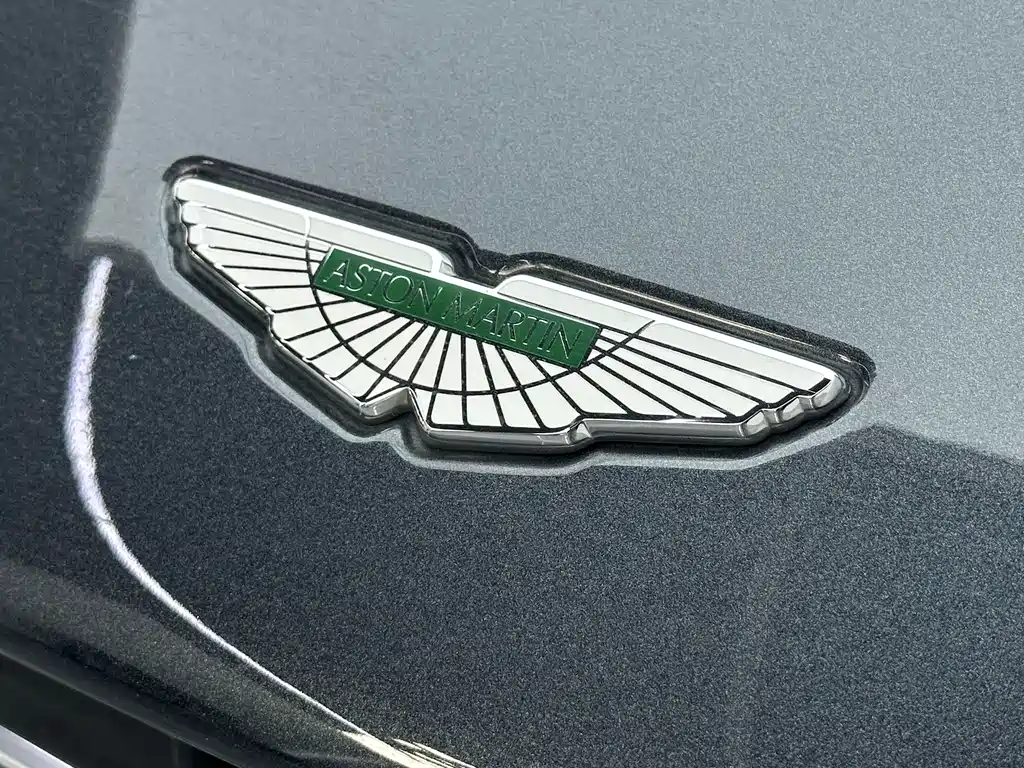 Aston Martin DB11 — миниатюра 11