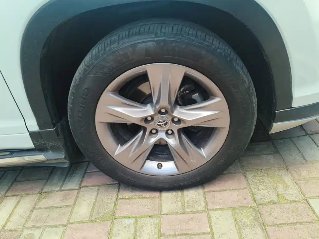 Toyota Highlander — миниатюра 8