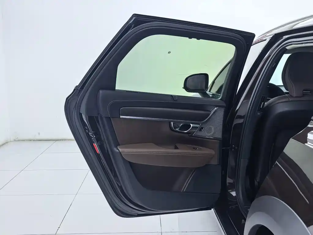 Volvo V90 — миниатюра 24