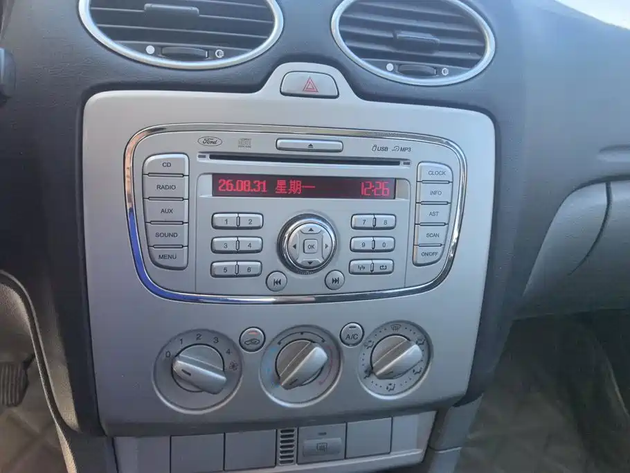 Ford Focus — миниатюра 13