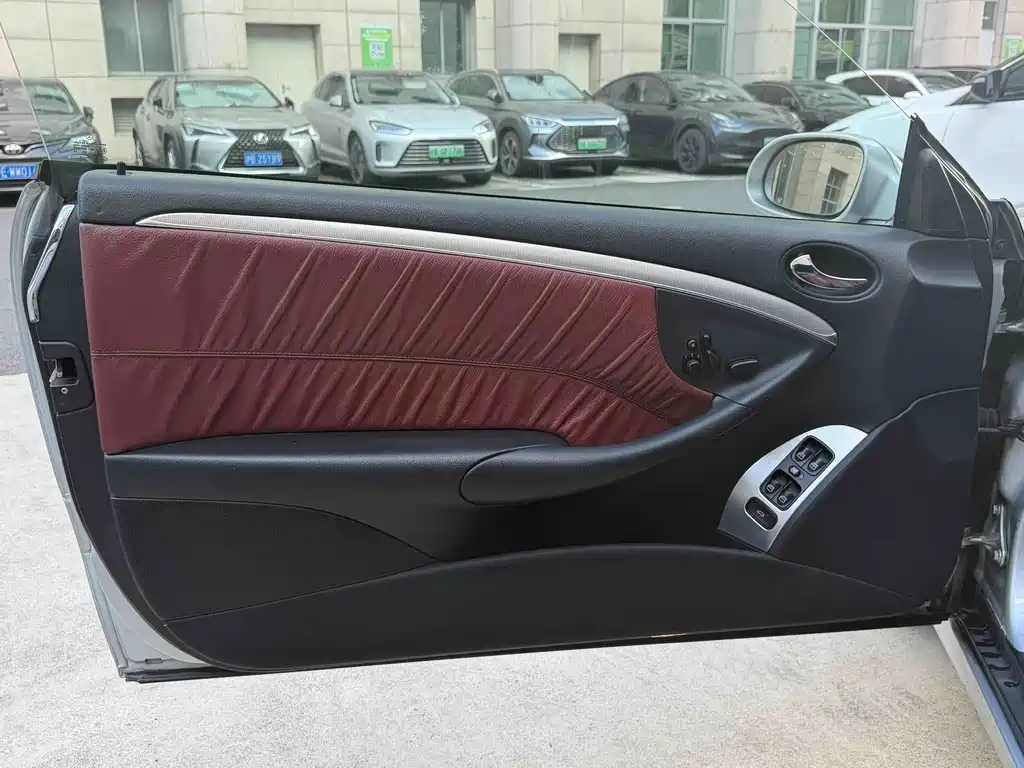 Mercedes-Benz CLK-Class — миниатюра 13