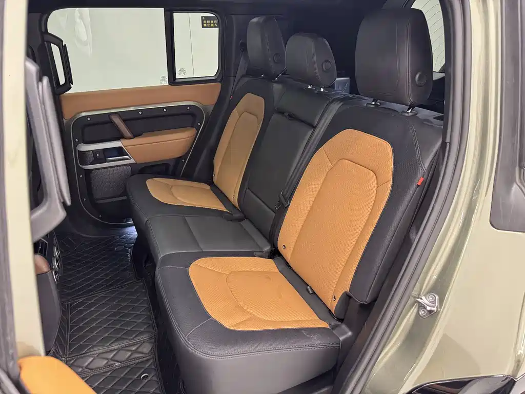 Land Rover Defender — миниатюра 18