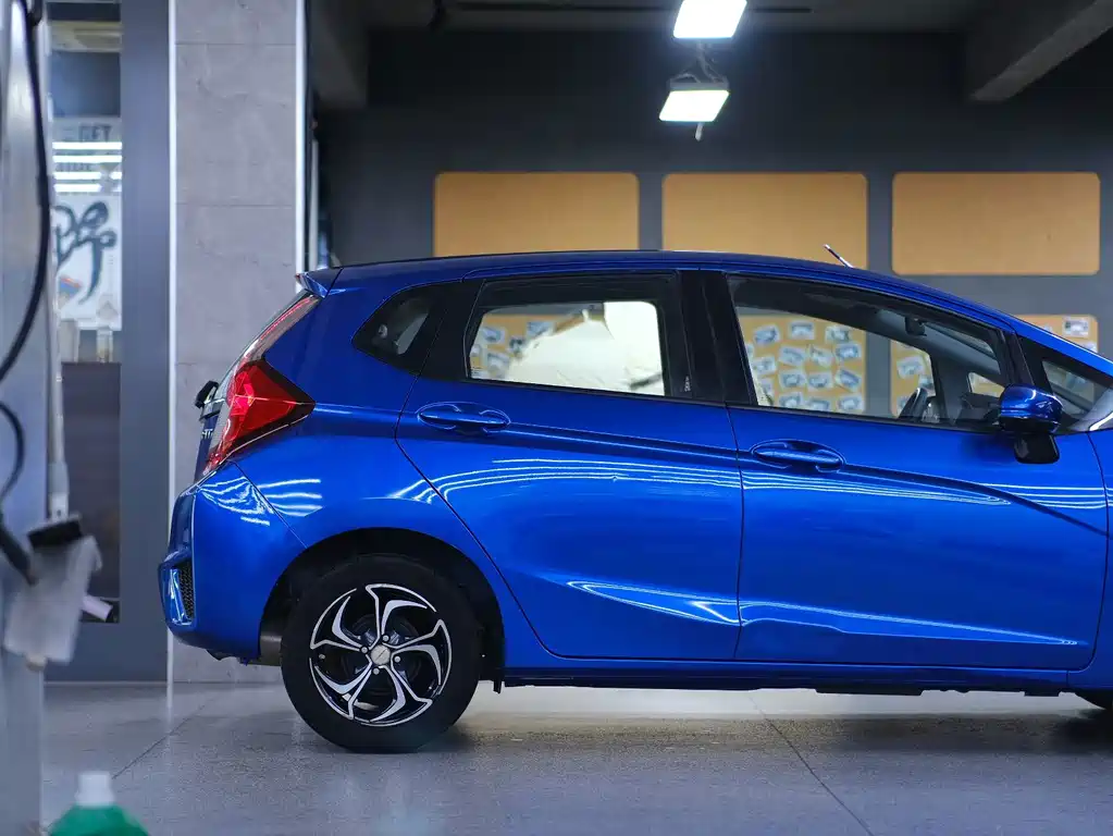 Honda Fit — миниатюра 8