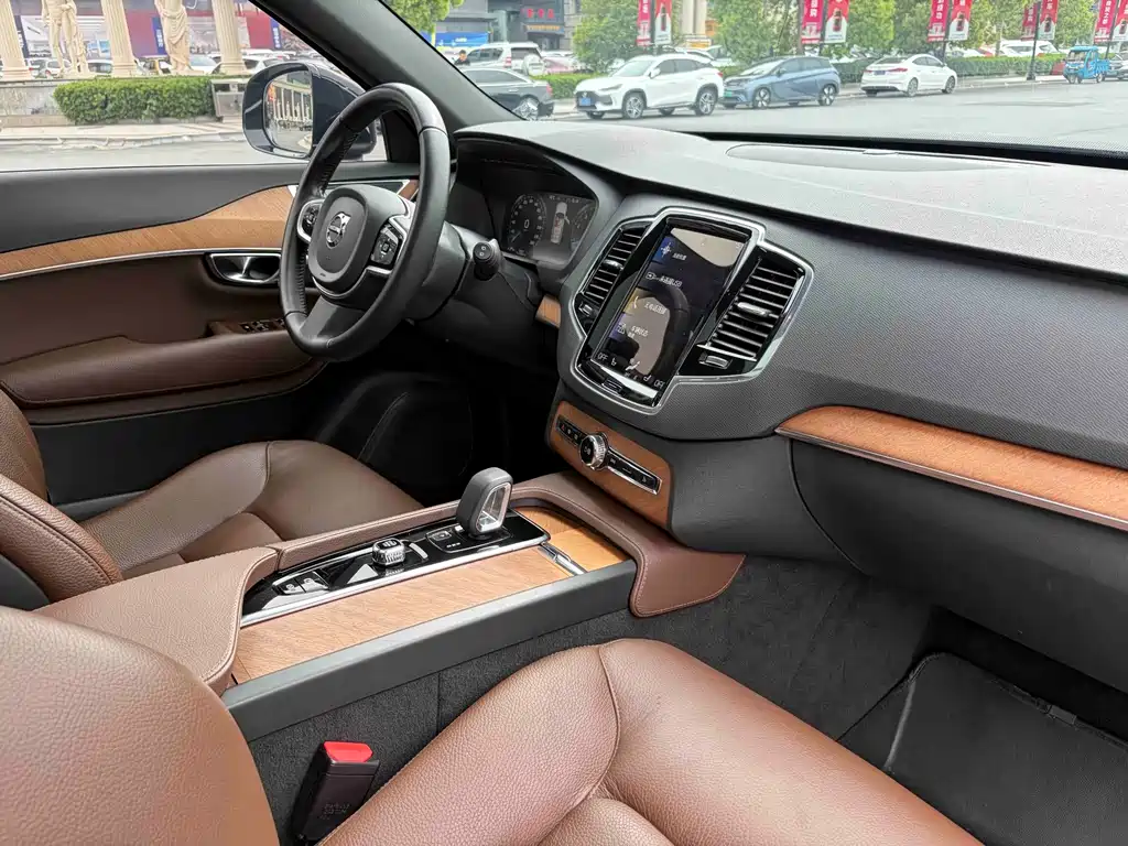 Volvo XC90 — миниатюра 12