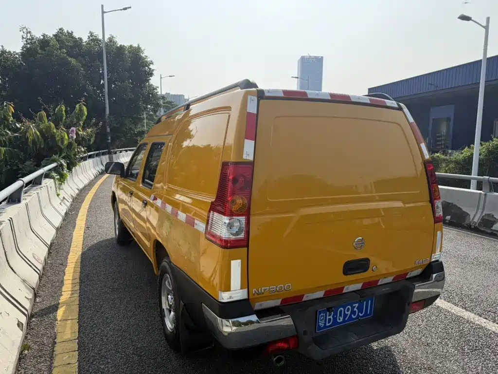 Nissan ZN Van — миниатюра 3