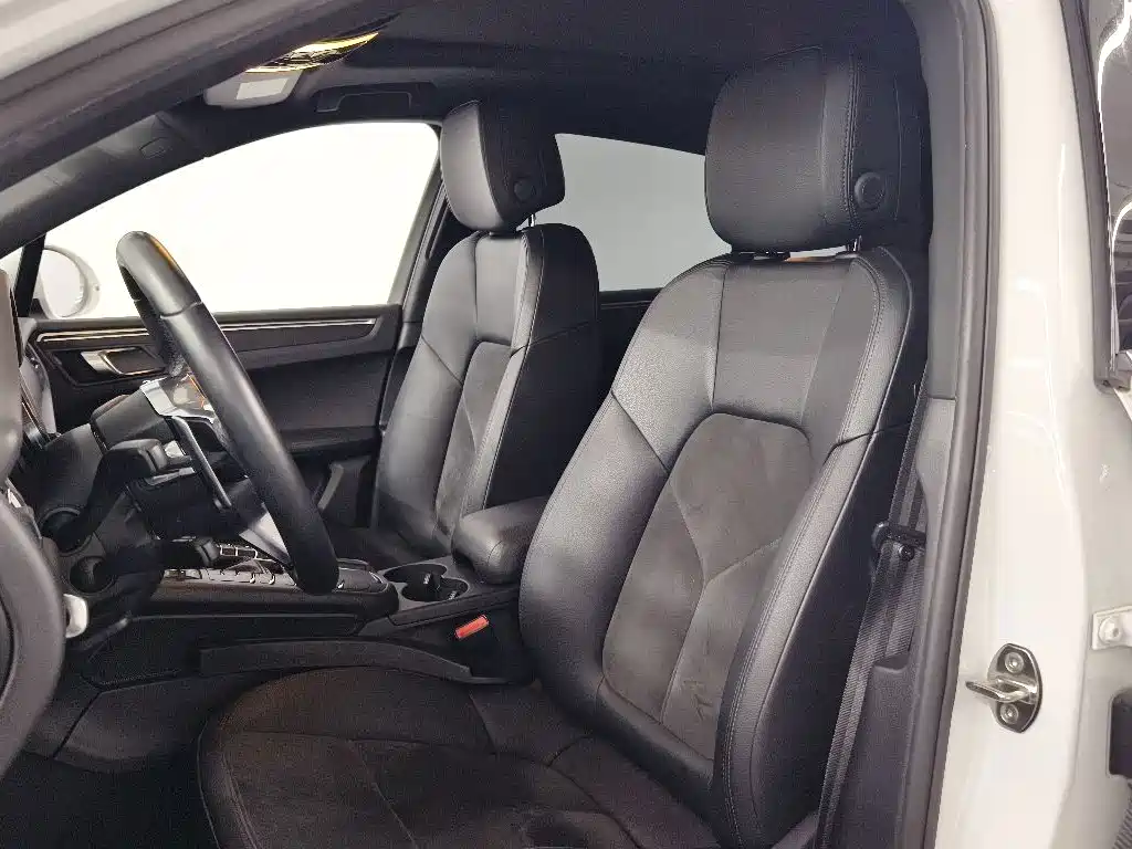 Porsche Macan — миниатюра 10