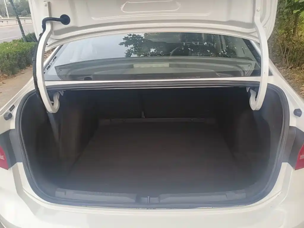 Volkswagen Lavida — миниатюра 19