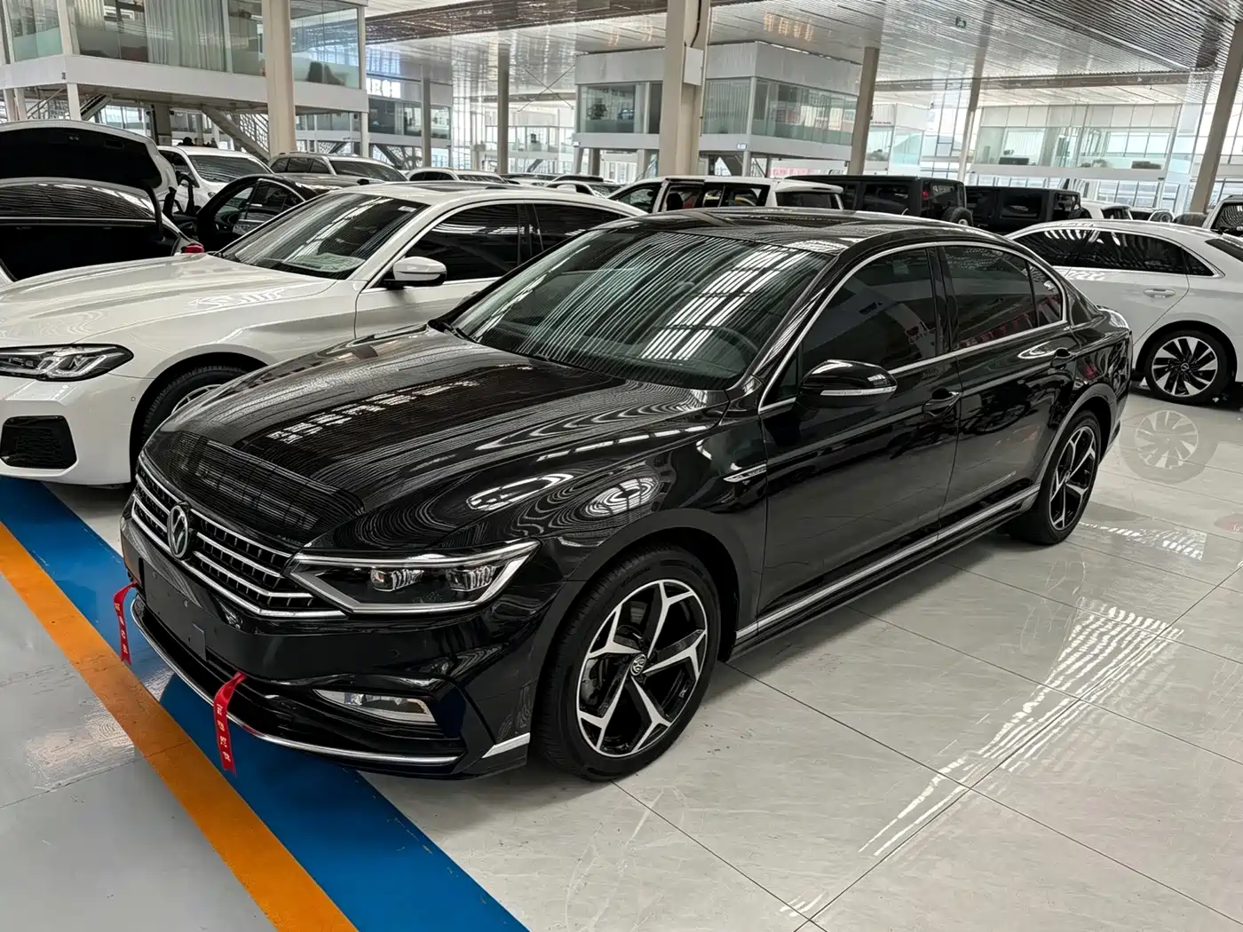 迈腾 2024款 200万辆众享款 330TSI DSG豪华型 2024