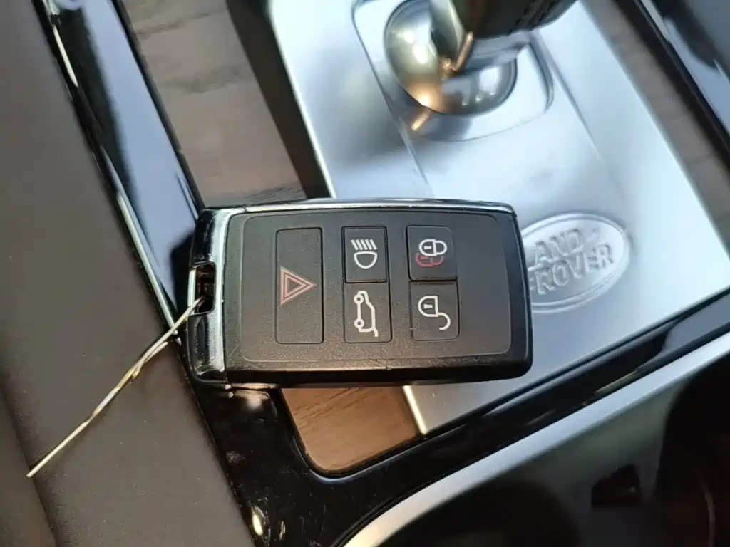Land Rover Discovery Sport Hybrid — миниатюра 9