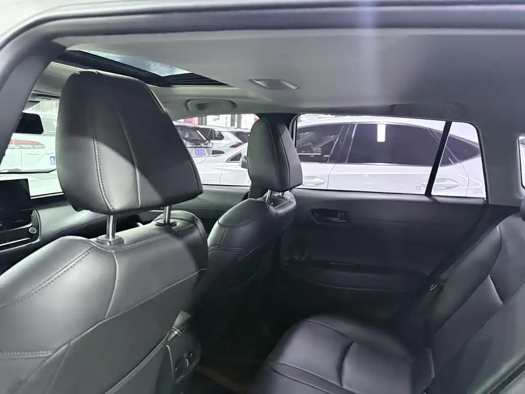 Toyota Corolla Cross — миниатюра 11