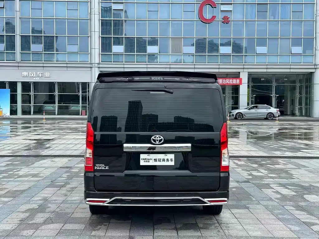 Toyota Hiace — миниатюра 7