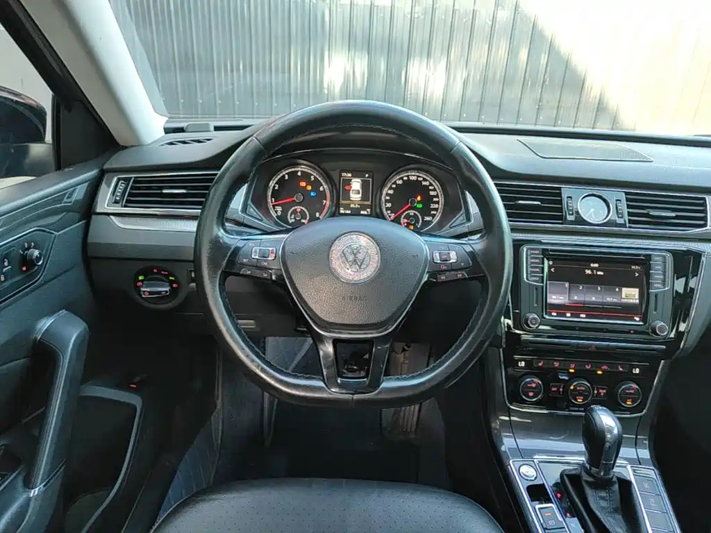 Volkswagen Passat — миниатюра 11