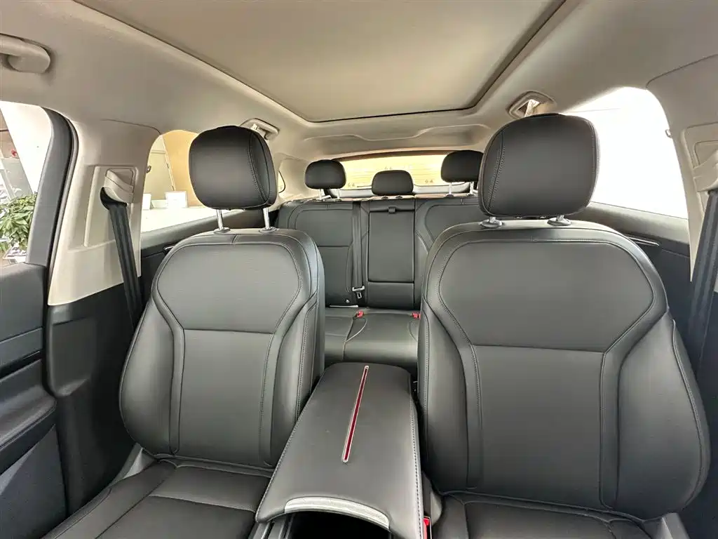 Hongqi Hongqi HS3 PHEV — миниатюра 18