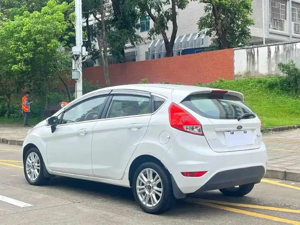 Ford Fiesta — миниатюра 9
