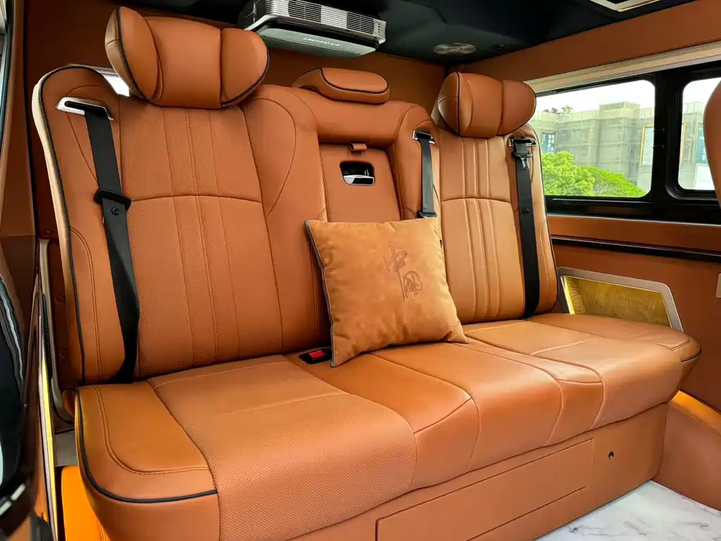 Toyota Hiace — миниатюра 13