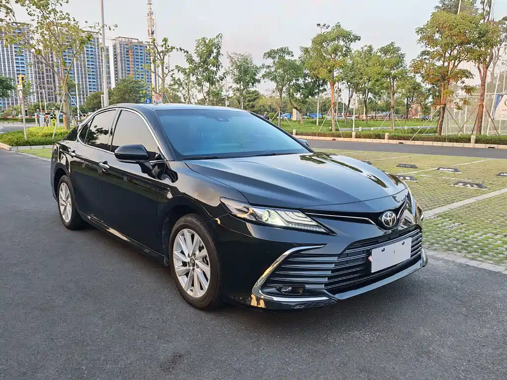 Toyota Camry — миниатюра 3