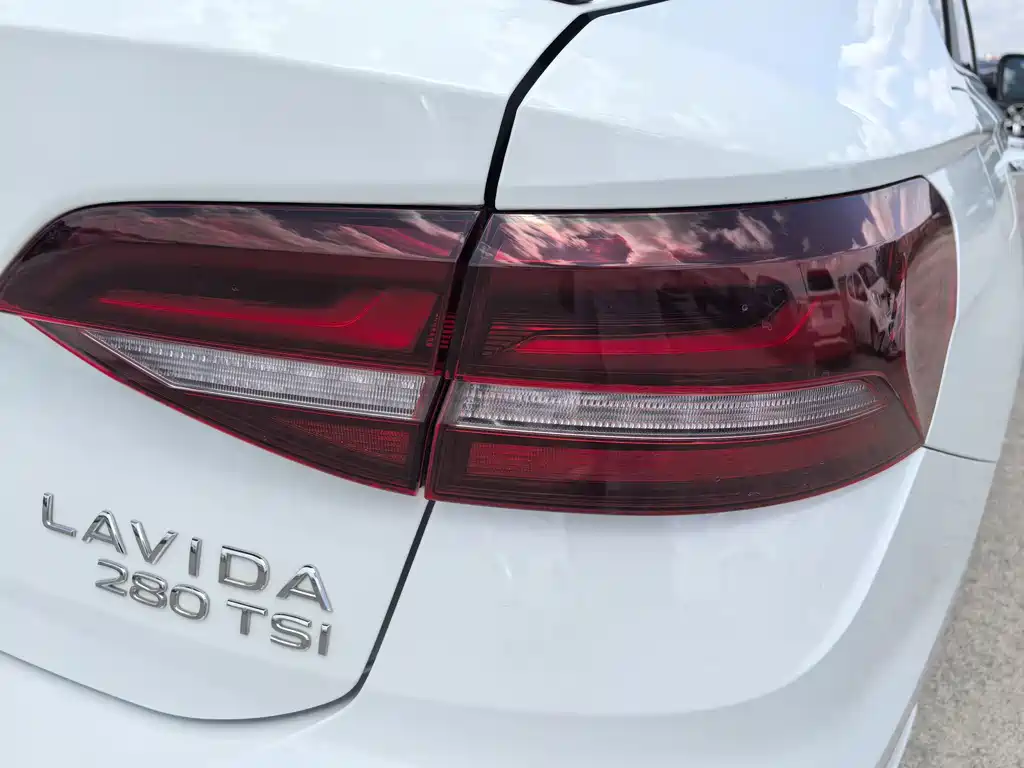 Volkswagen Lavida — миниатюра 17
